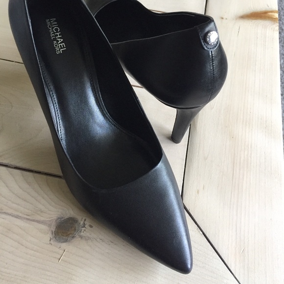 Michael Kors Black Leather Heels Size 10 Women’s - Picture 7 of 8